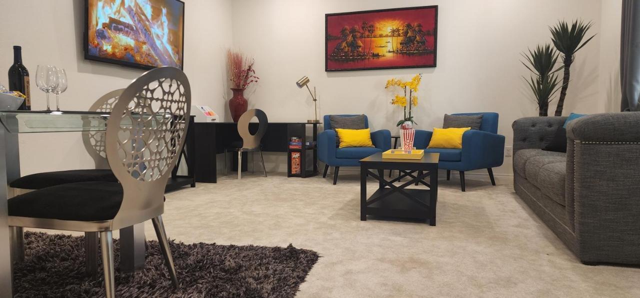 Private Lux Apartment In A New Community Fontana Exteriör bild